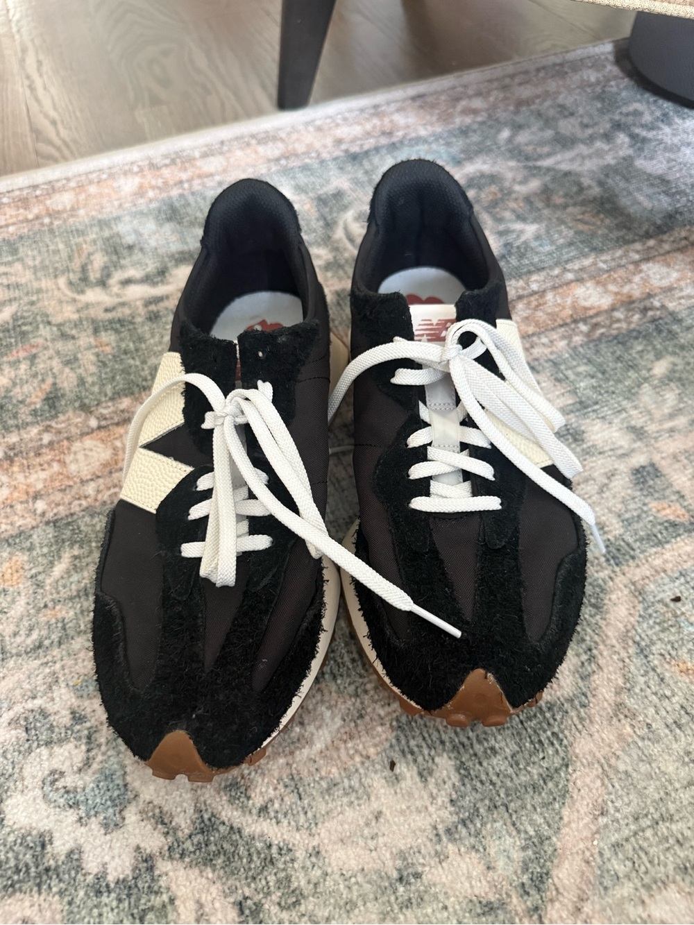 New Balance Women's 327 Sneaker